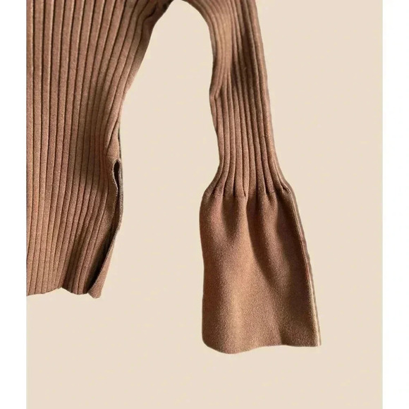 Few Moda Ribbed Bell Sleeve Sweater Blouse Brown Small - Picture 5 of 11